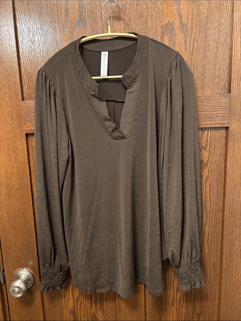 Dear Scarlett Chocolate Brown V-Neck Long-Sleeve Tunic. Small